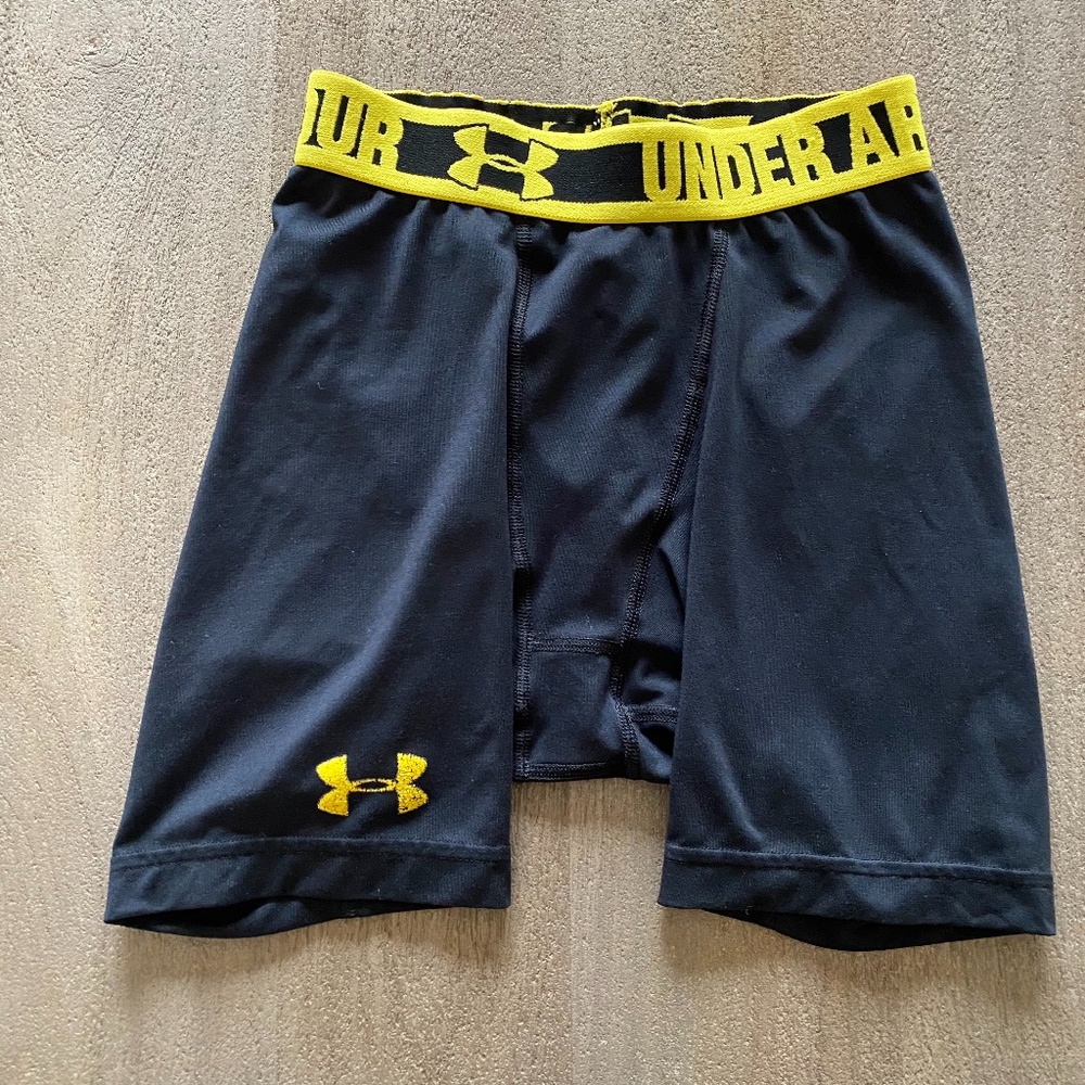 Under Armor Compression Short Small -bb9